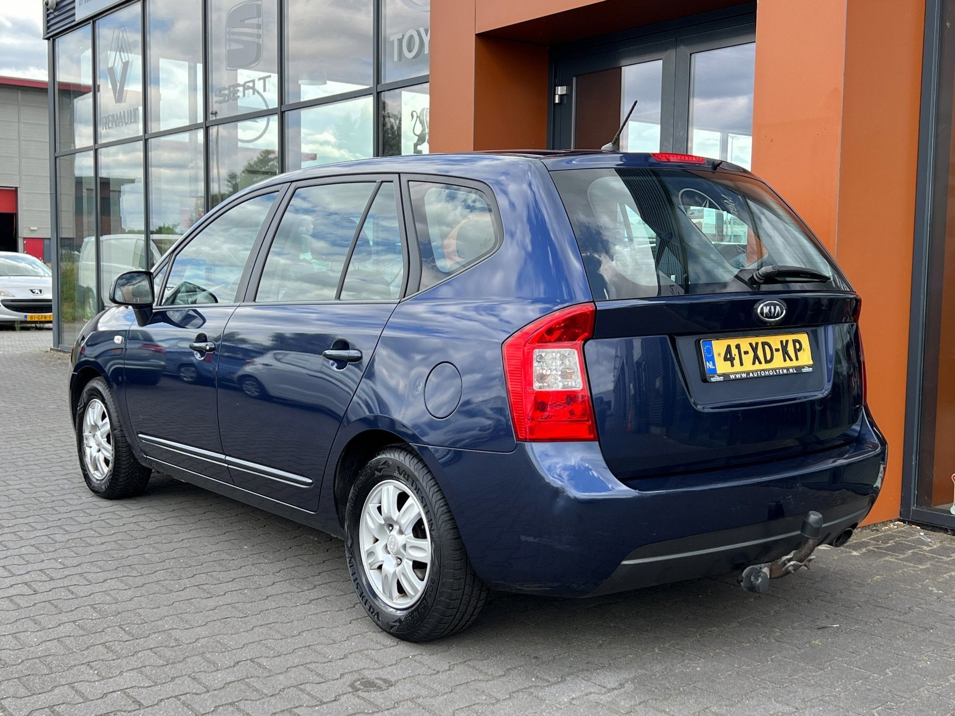 Kia Carens 2.0 CVVT X-tra|Airco|Trekhaak|Isofix|APK 2027|NAP, 1998 cc, Gebruikt, 4 cilinders, 700 kg