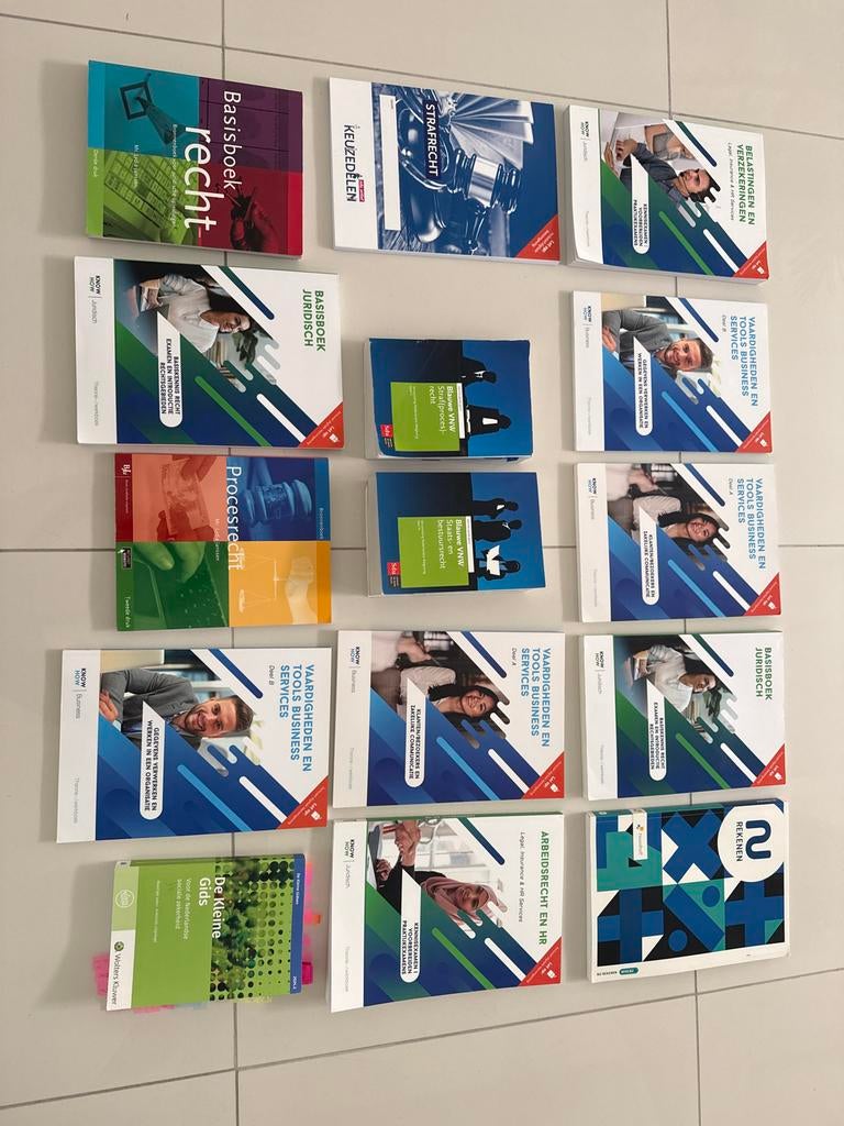 Diverse studieboeken mbo Rechten en Business Services, Boeken, Ophalen of Verzenden, Gamma, Gelezen, MBO