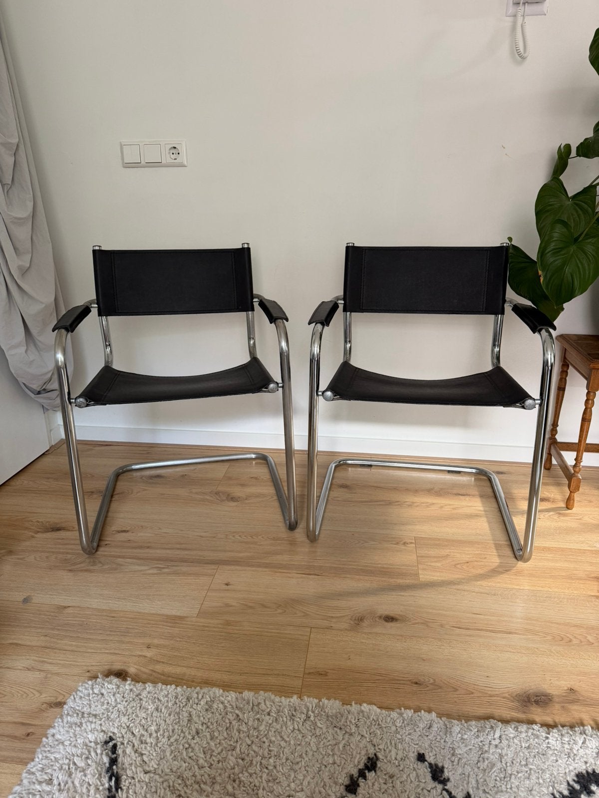Set van 2 Vintage Italiaanse Bauhaus / Breuer Armstoelen, Ophalen, Gebruikt, Zwart, Leer