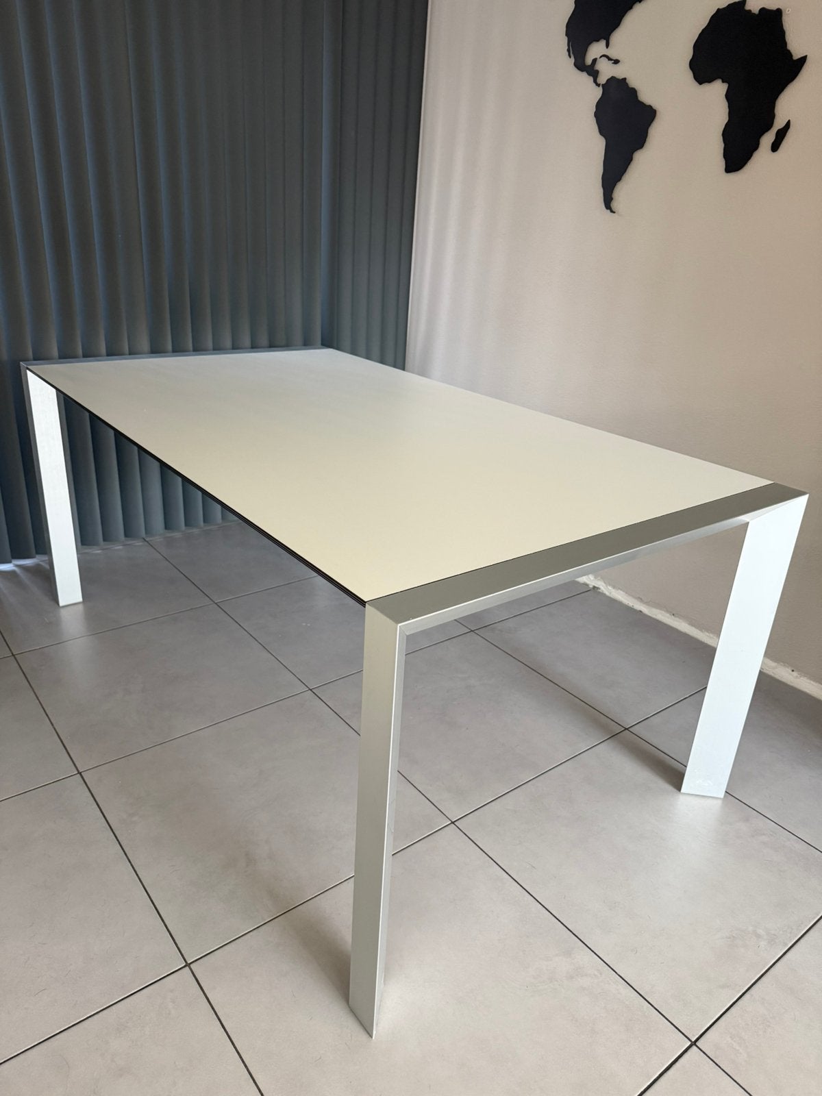 Moderne Uitschuifbare eettafel  - Ciaccikreaty, Ophalen, 50 tot 100 cm, Zo goed als nieuw, Vijf personen of meer