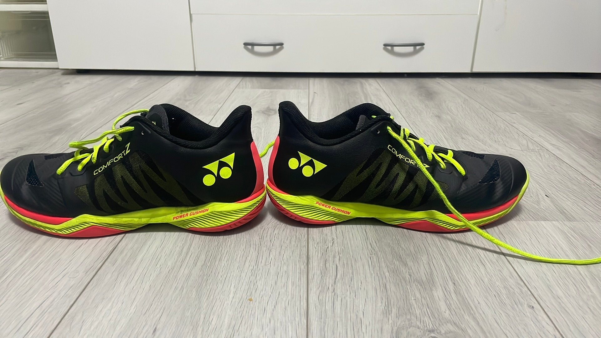 Yonex power cushion comfort z4, Ophalen of Verzenden, Zo goed als nieuw, Schoenen