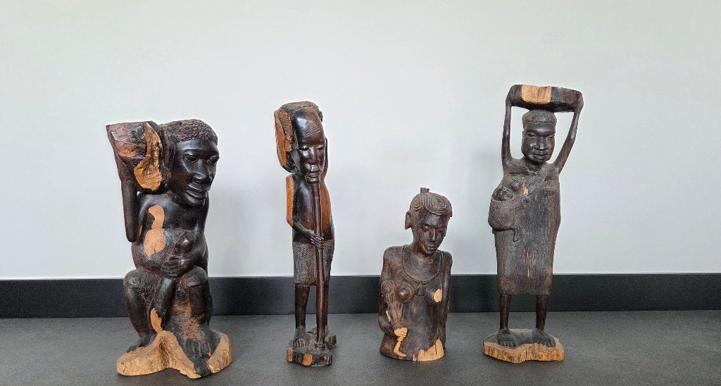 Afrikaanse beelden van Ebbenhout, Antiek en Kunst, Ophalen of Verzenden, Hout, Afrika, Houtsnijwerk