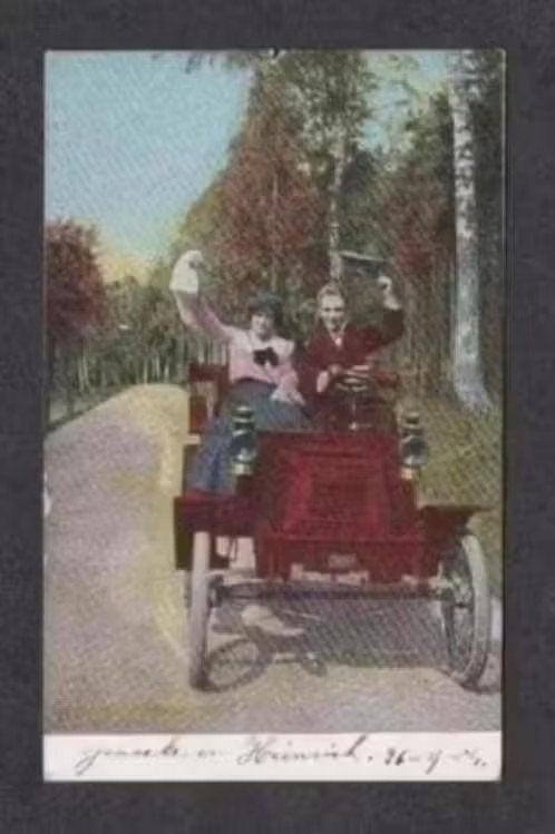 Ansichtkaart Oude Auto Man Vrouw 1904 naar Haarlem., Verzamelen, Ophalen of Verzenden, Voor 1920, Gelopen, Voertuig