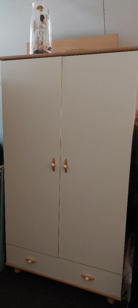 Kledingkast en wandplank, Ophalen, Gebruikt, 100 tot 150 cm, Met lade(s)