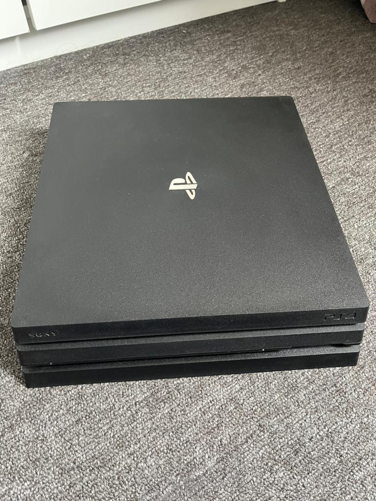 Ps4 pro met controller, Spelcomputers en Games, Spelcomputers | Sony PlayStation 4, Gebruikt, Ophalen of Verzenden, 1 TB, Met 1 controller