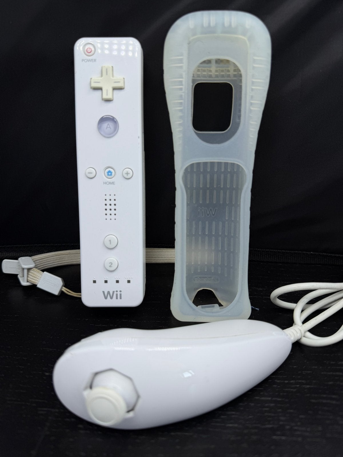 Wii Remote met Nunchuk en siliconen hoesje, Spelcomputers en Games, Games | Nintendo Wii, Gebruikt, Ophalen of Verzenden, H, D