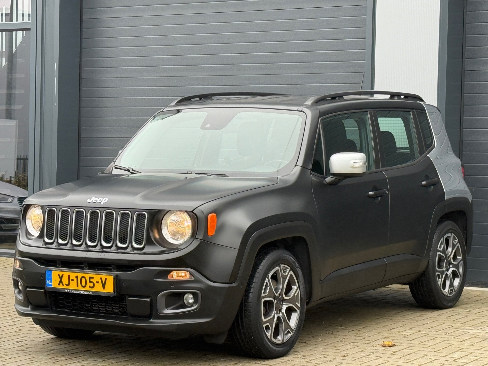 Jeep Renegade 1.4 MultiAir Limited / AUTOMAAT / CAMERA / MAT, Auto's, Gebruikt, 4 cilinders, 600 kg, 1368 cc