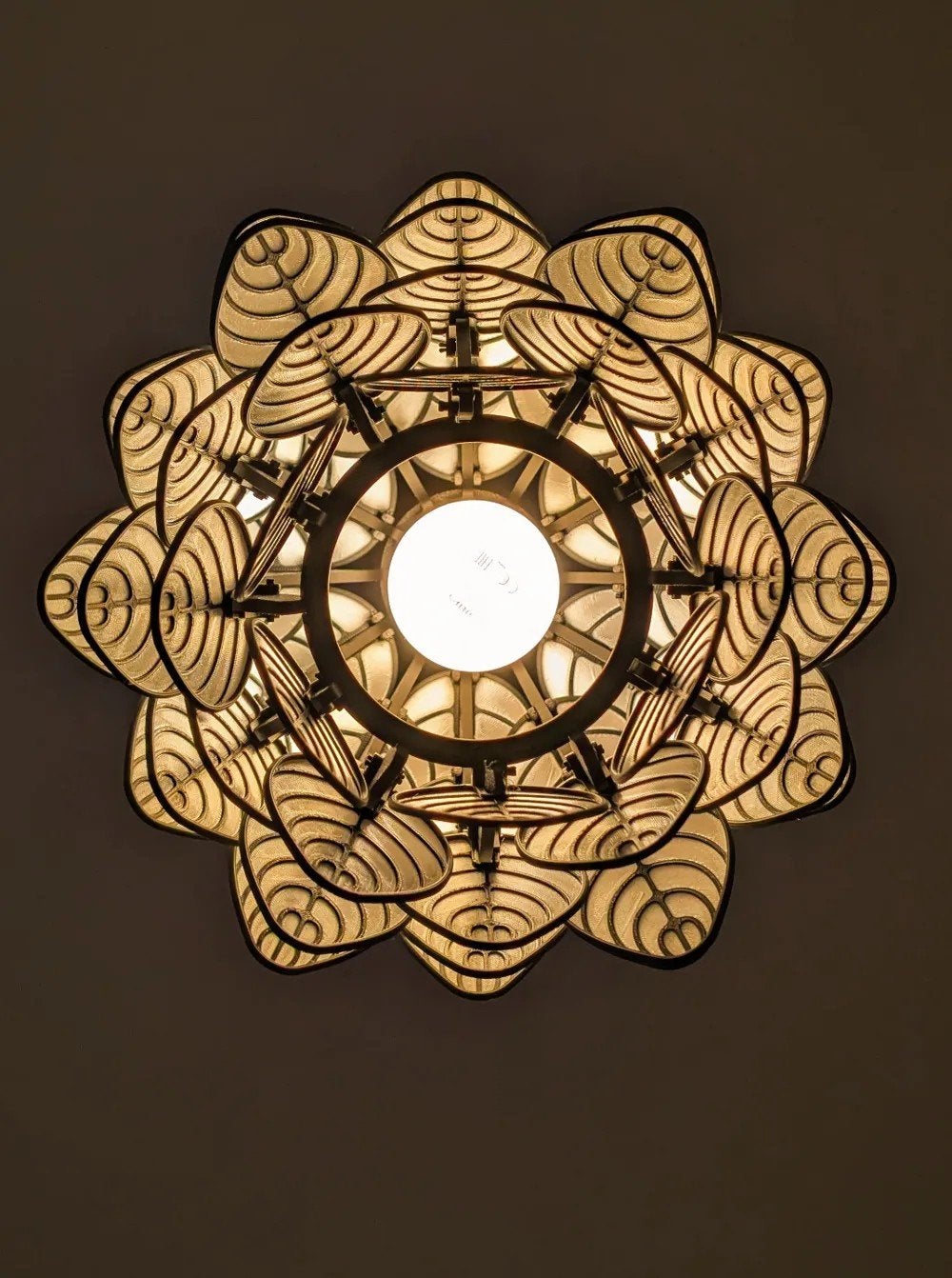 Organische bladmotief hanglamp Modern Design japandi laatste, Ophalen of Verzenden, Zo goed als nieuw, Overige materialen, Modern, Bladmotief, Organisch