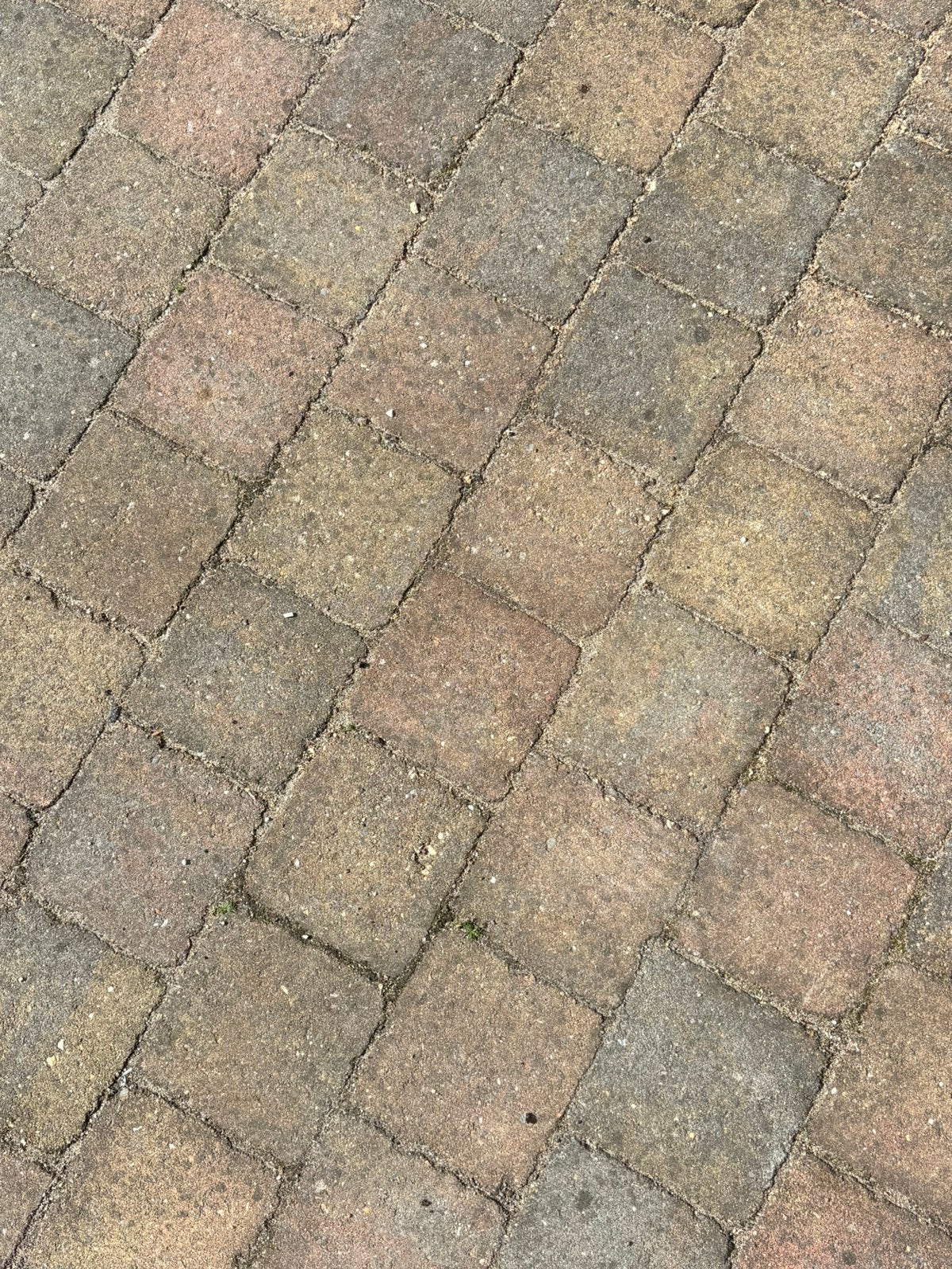 GRATIS oude bestrating - wie is er blij mee, Tuin en Terras, Ophalen, Gebruikt, Beton, Klinkers