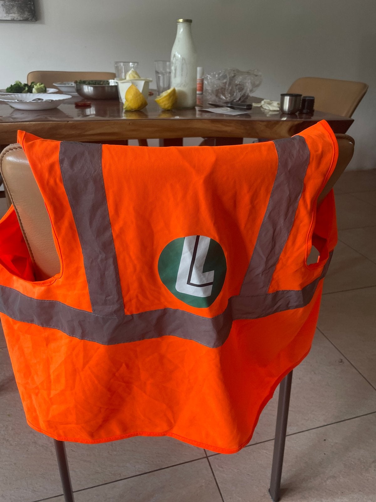 Oranje veiligheidsvest met reflecterende strepen, Ophalen of Verzenden, Gebruikt
