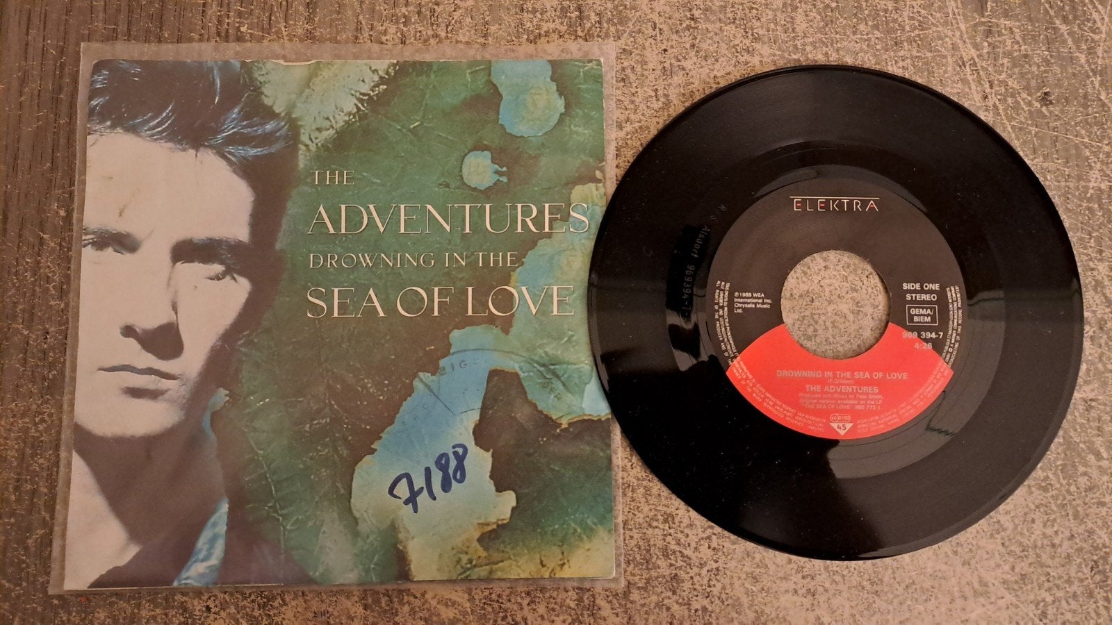The adventures  - drowning in the sea of love, Gebruikt, Pop, 12 inch, Fotohoes