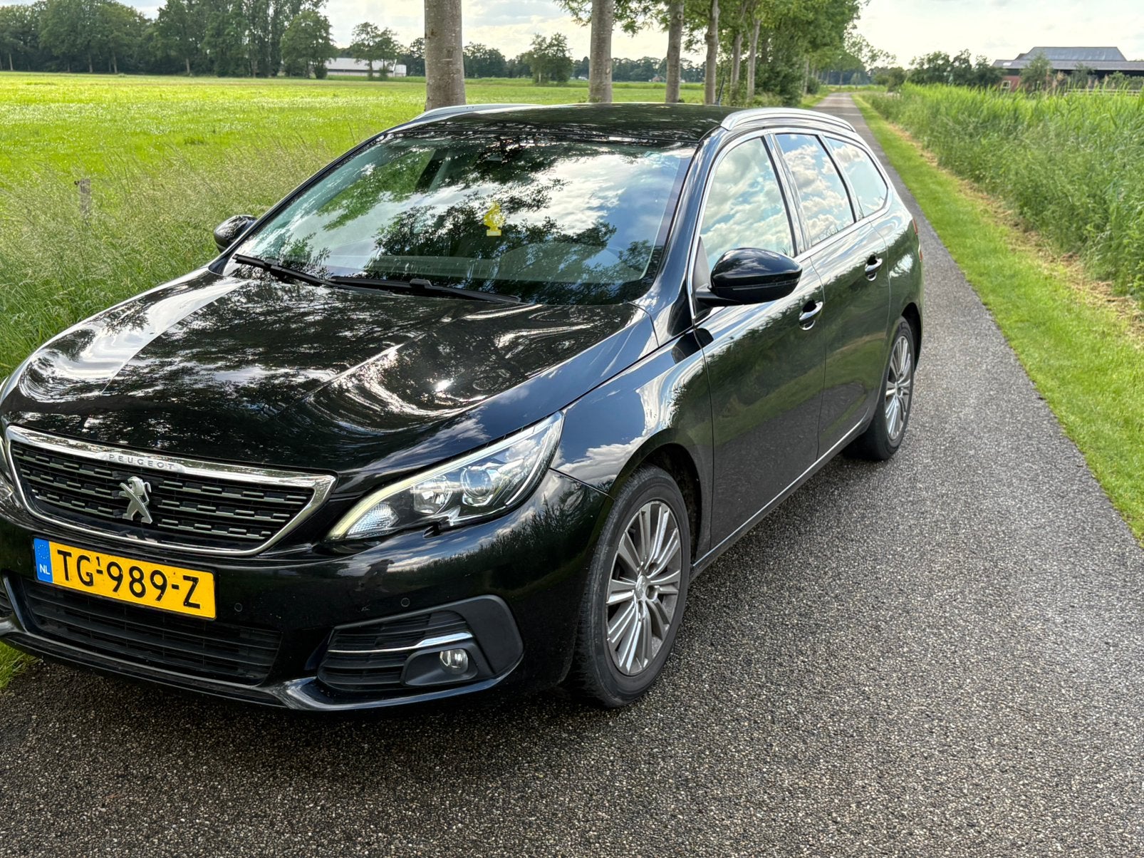 Peugeot 308 1.2 E-thp 96KW/130PK SW 2018 Zwart, Auto's, Voorwielaandrijving, 1199 cc, 620 kg, Zwart
