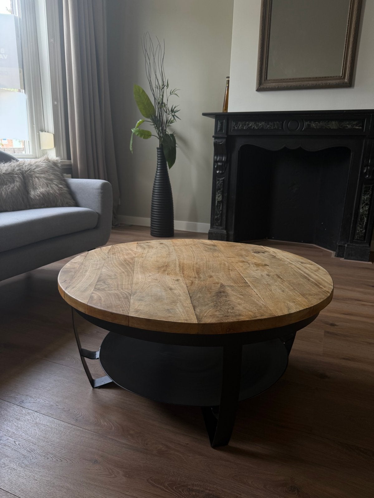 Ronde salontafel van mangohout en metaal, Huis en Inrichting, Ophalen, Gebruikt, Rond, 50 tot 100 cm
