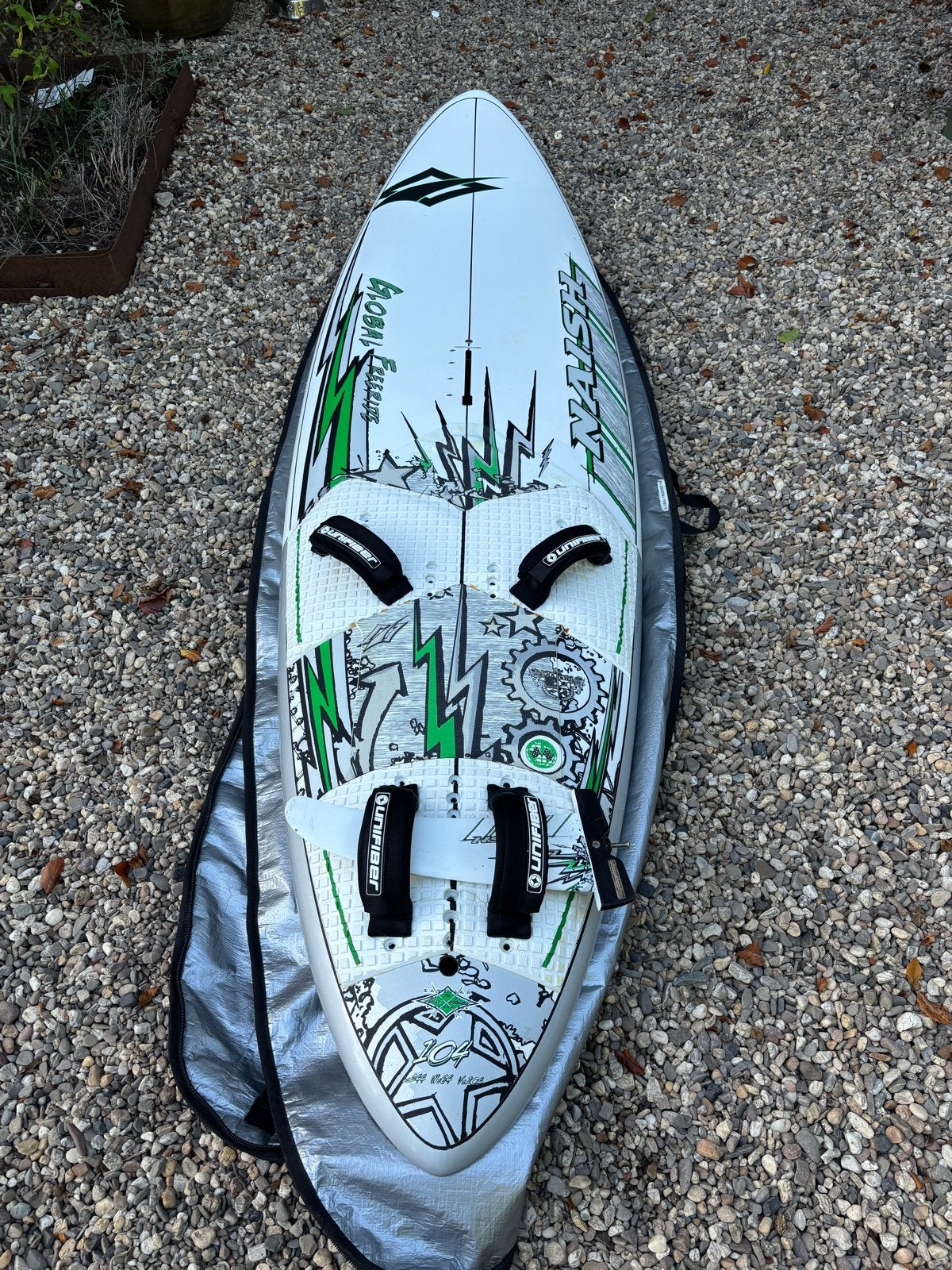 Naish Global Freeride 104 Windsurfplank - Zo goed als nieuw, Ophalen, Naish, Minder dan 250 cm, Zo goed als nieuw