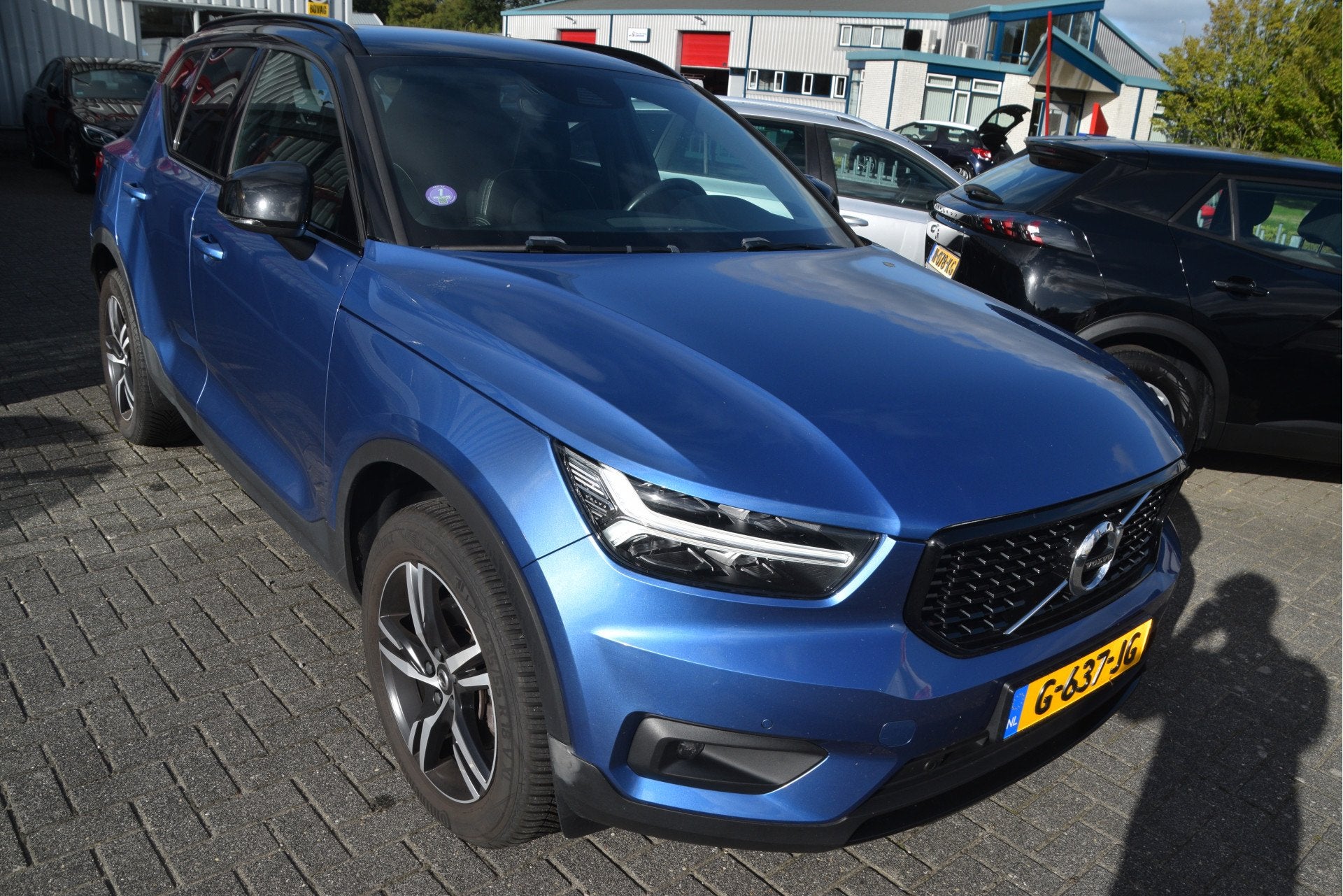 Volvo XC40 2.0 T4 R-Design LED | Carplay | Trekhaak | Sporto, Auto's, 15 km/l, Blauw, Origineel Nederlands, Bedrijf