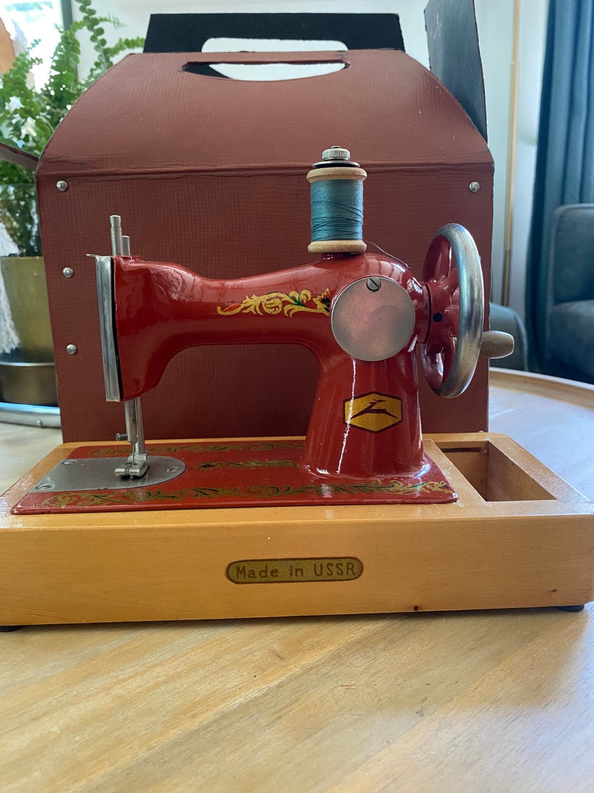 vintage Sovjet-speelgoednaaimachine voor kinderen, Antiek en Kunst, Antiek | Naaimachines, Ophalen of Verzenden