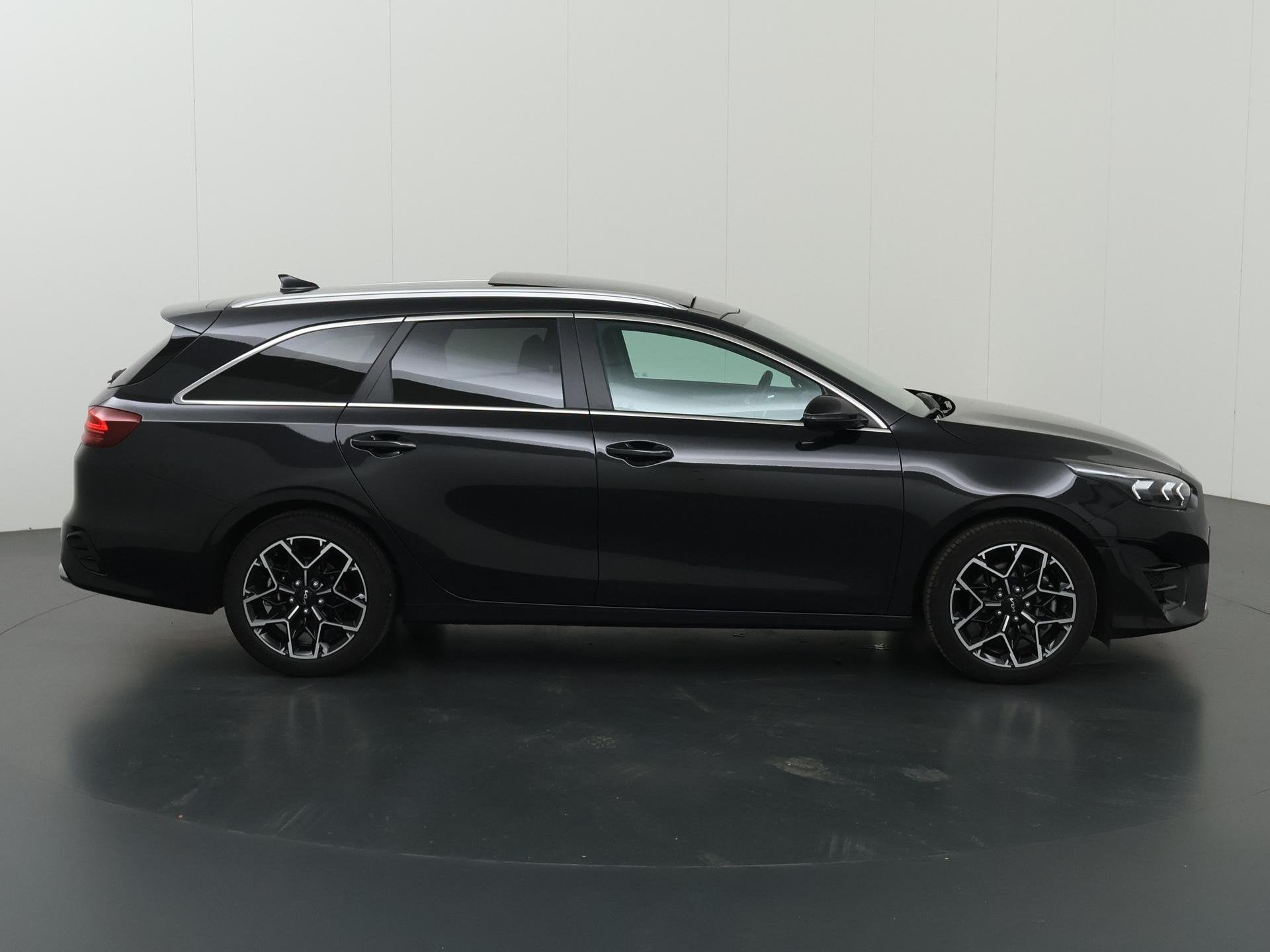 Foto 6 van Kia Ceed Sportswagon 1.5 T-GDi GT-Line | Panoramadak | Matri