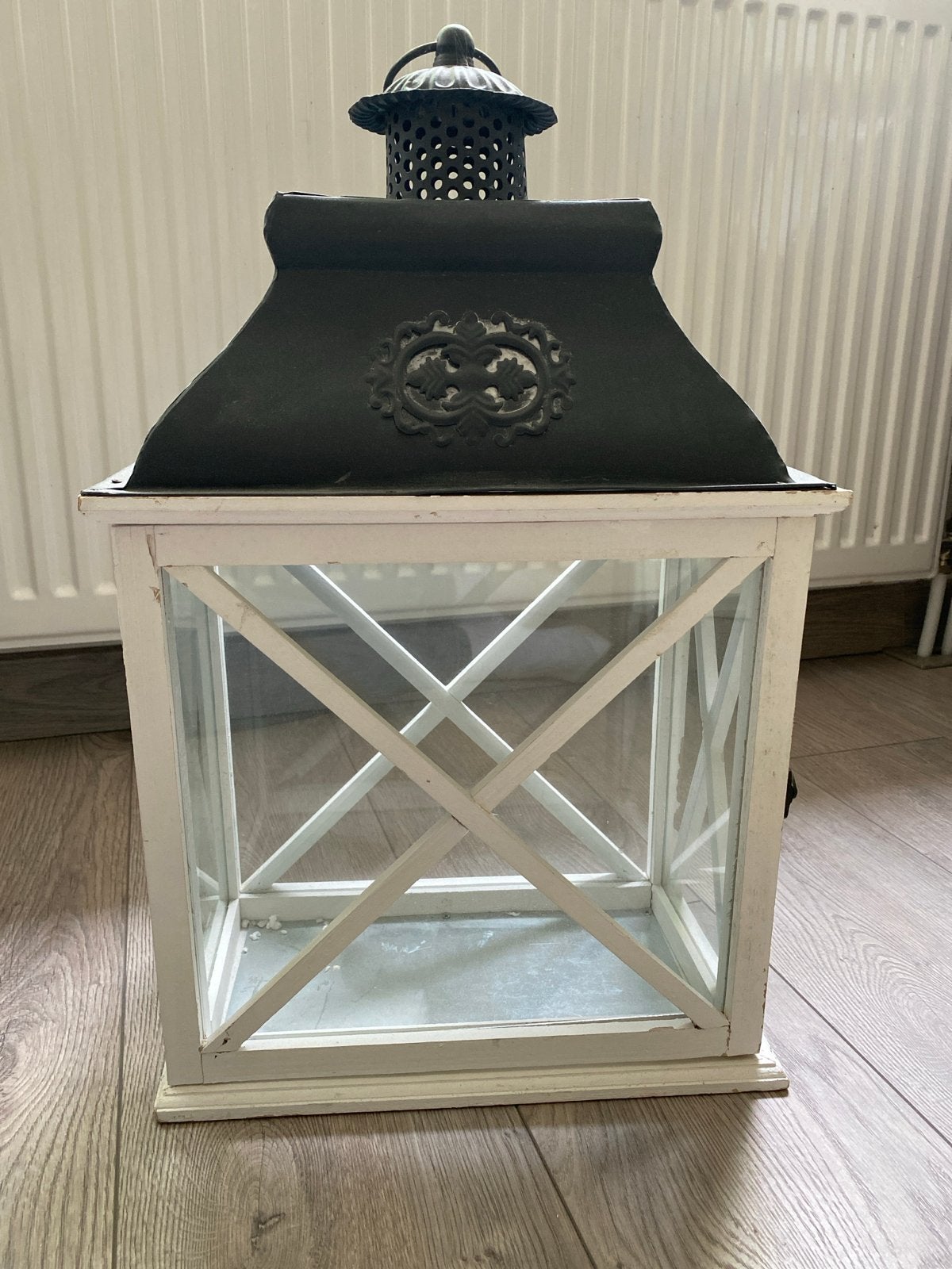 Decoratieve Witte Houten Lantaarn met Metalen Dak, Ophalen, Gebruikt, 25 tot 50 cm, Wit