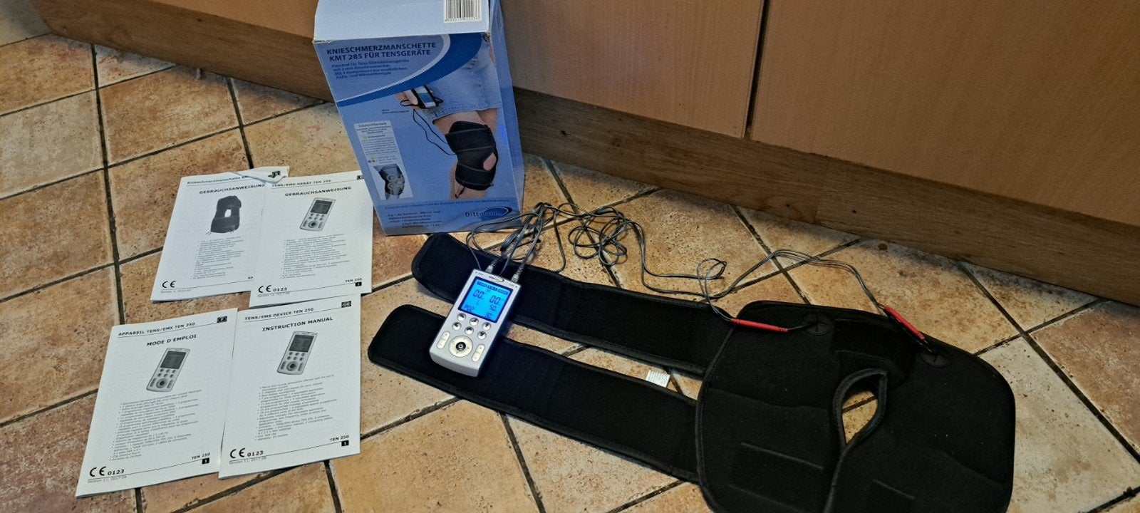 Dittmann TENS/EMS Kniebrace met Stimulatieapparaat, Ophalen of Verzenden, Nieuw, Lichaamsverzorging