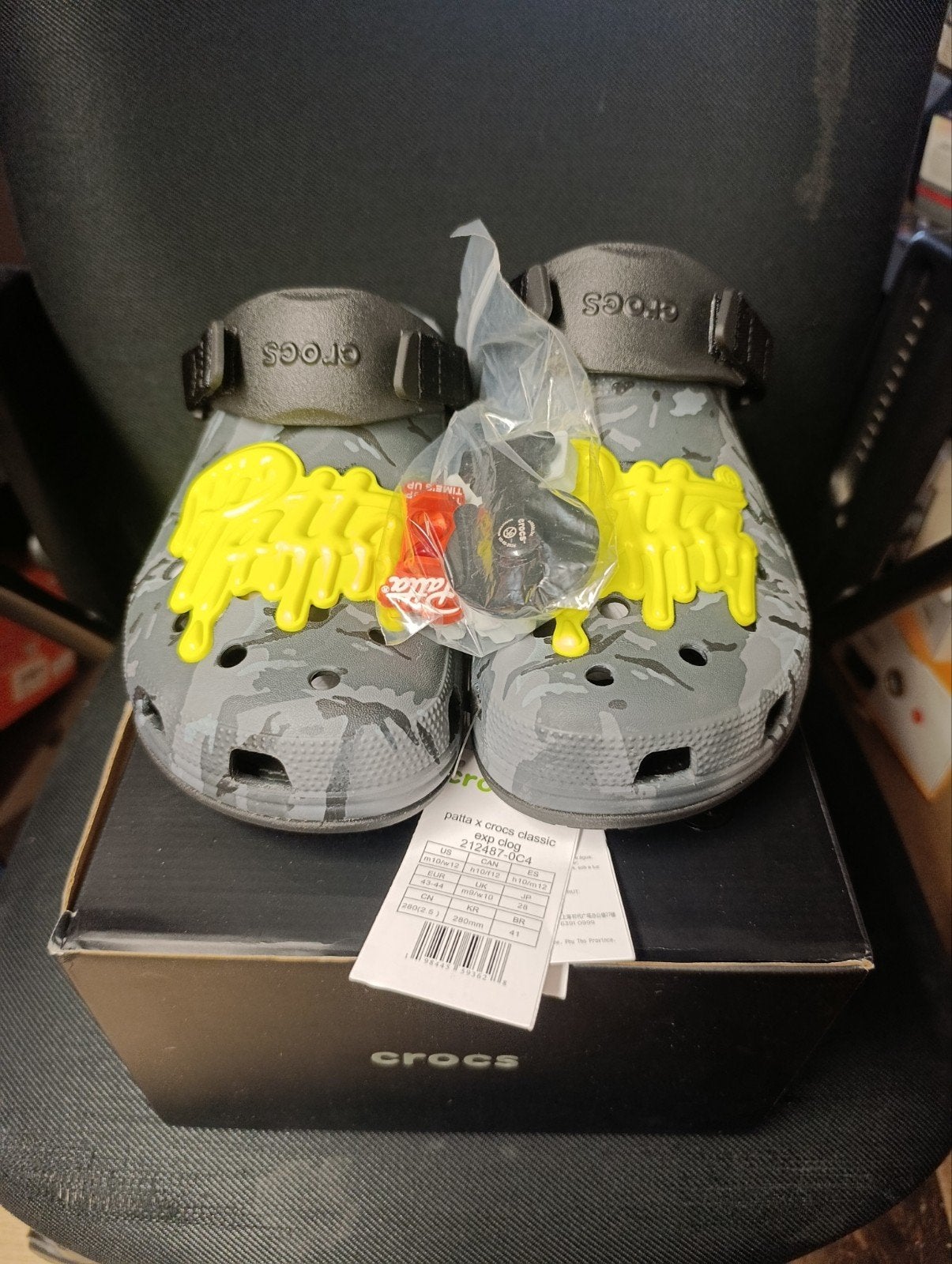 patta x crocs friends and family 43-44, Kleding | Heren, Crocs, Zwart, Nieuw, Ophalen of Verzenden