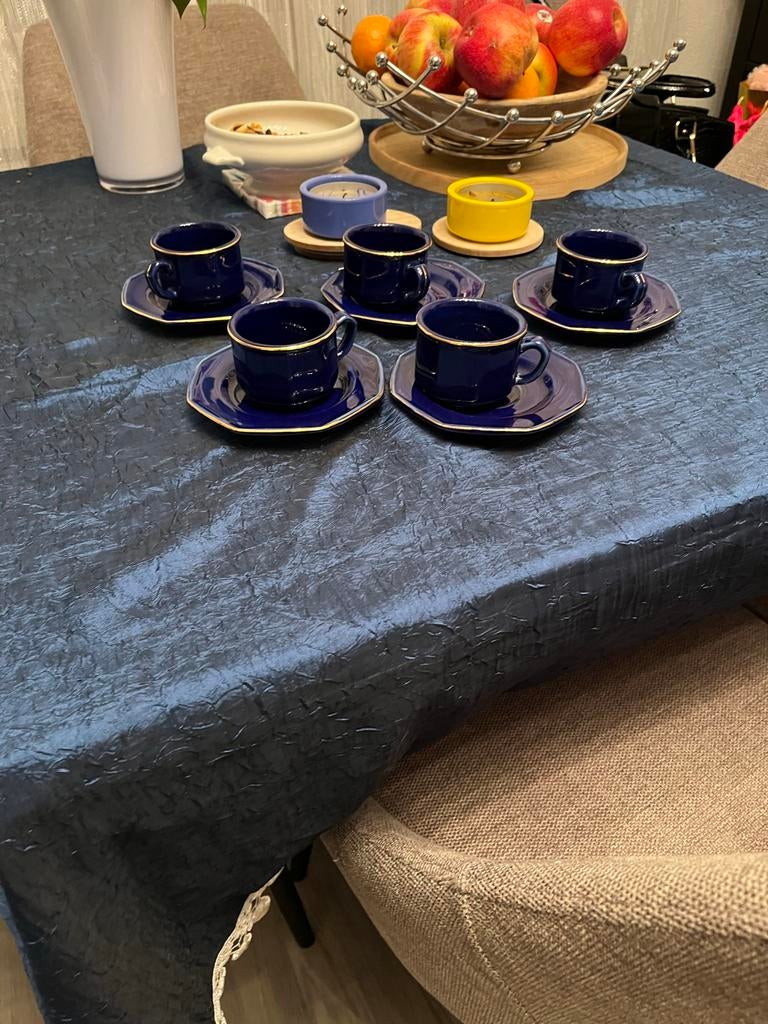 Set van 5 donkerblauwe espresso kopjes met schotels, Keramiek, Ophalen of Verzenden, Zo goed als nieuw, Overige stijlen