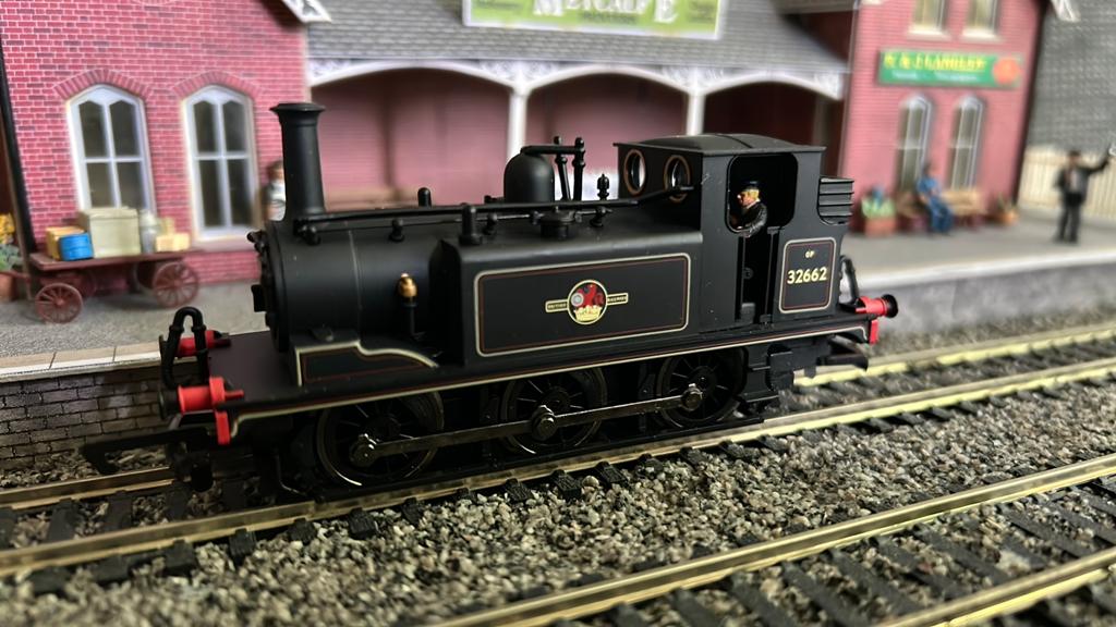 Hornby BR 0-6-0 Terrier, Overige merken, Ophalen of Verzenden, Zo goed als nieuw, Gelijkstroom