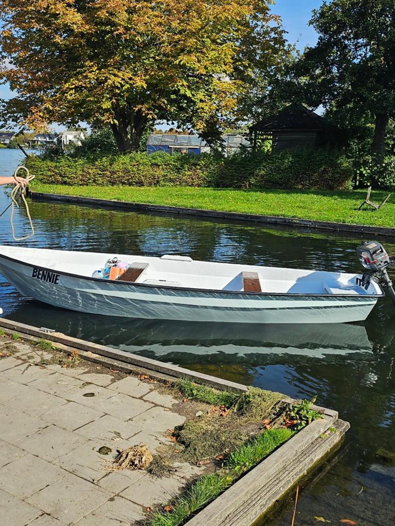 Volledig gerestaureerde Victorie boot met 2 motoren, Watersport en Boten, Overige merken, Buitenboordmotor, 4 pk, Ophalen of Verzenden