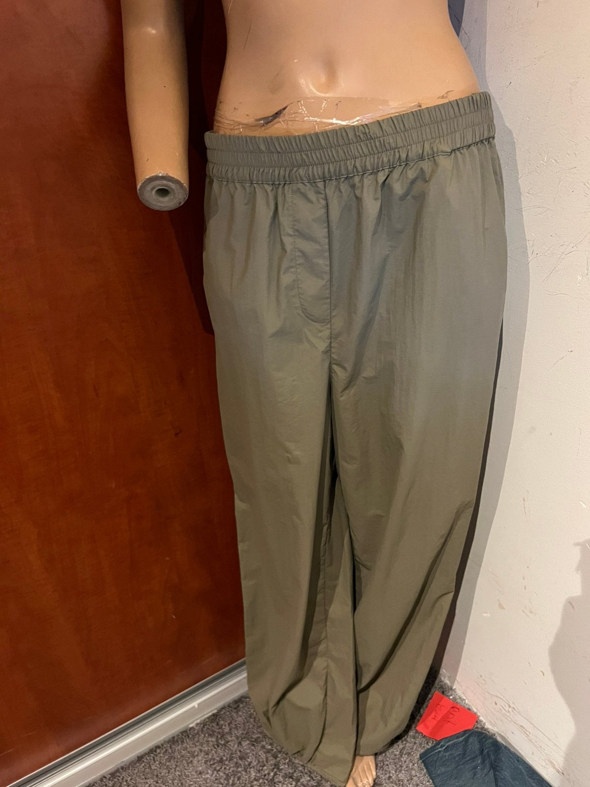 MODSTROM broek maat m origineel zgan, F, Beige, Ophalen of Verzenden, Zo goed als nieuw