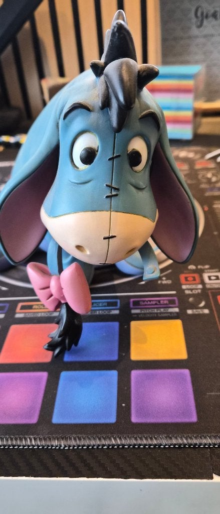 Walt Disney Winnie The Pooh Eeyore Sitting Figurine Statue,, Ophalen, Winnie de Poeh of vrienden, Zo goed als nieuw, Beeldje of Figuurtje