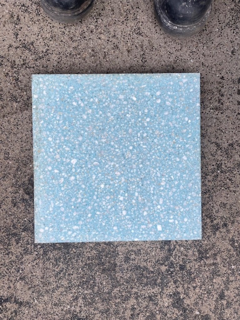 81 echte terrazzo betontegels – blauw – 30x30x3 cm, Ophalen, Gebruikt, Keramiek, 5 tot 10 m²