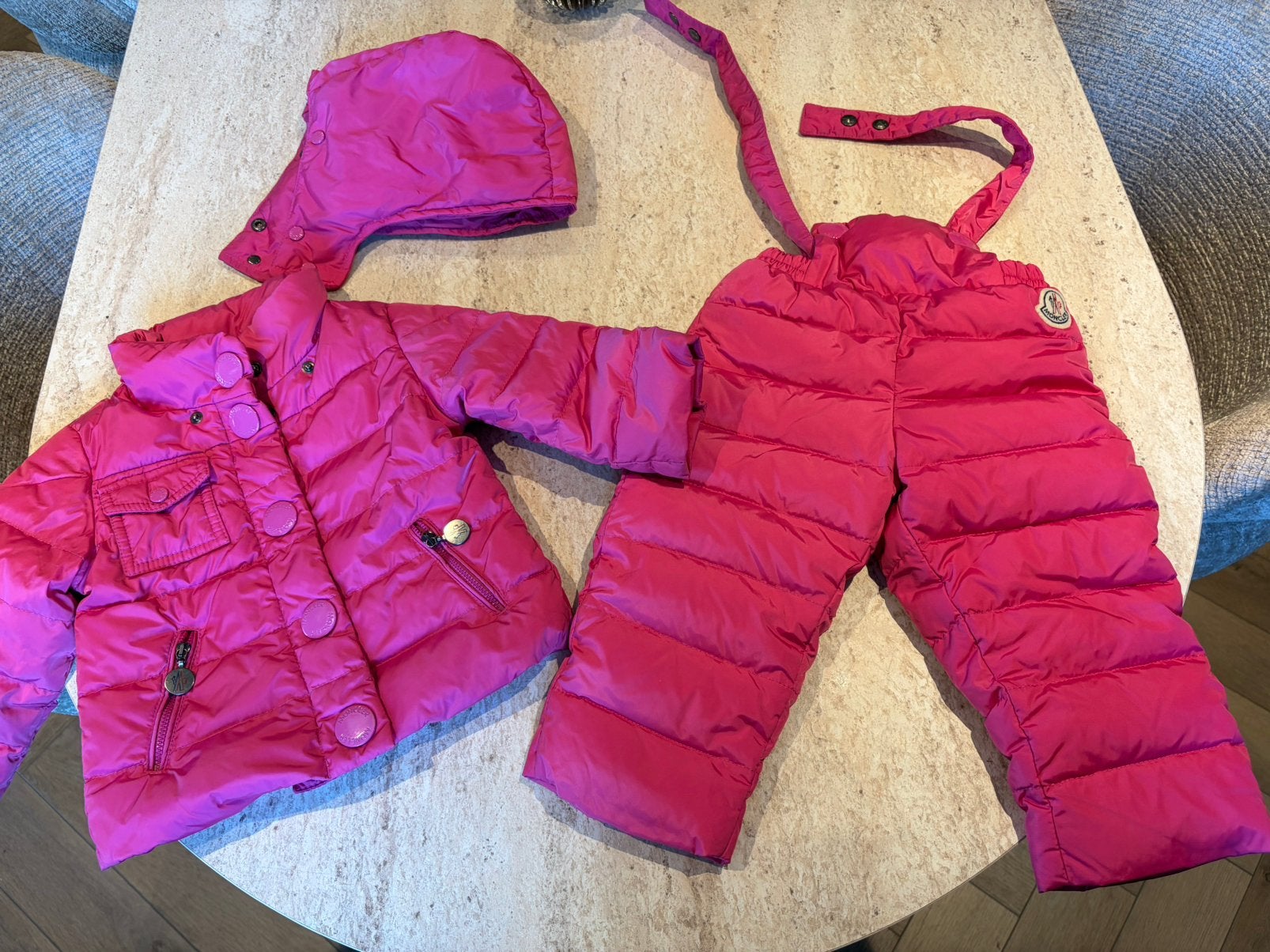 Moncler skipak maat 80, Ophalen, Zo goed als nieuw, Jongetje of Meisje, Pakje