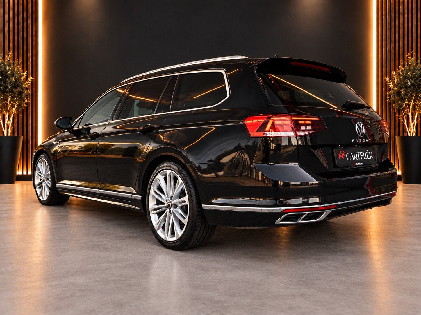Volkswagen Passat Variant 1.5 TSI R-Line 150PK | Digital Das, Auto's, Dealer onderhouden, 4 cilinders, Zwart, 1379 kg