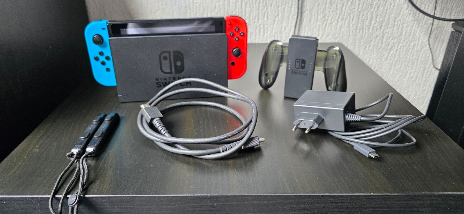 Nintendo Switch V2, Spelcomputers en Games, Spelcomputers | Nintendo Switch, Ophalen of Verzenden, Gebruikt, Met 2 controllers