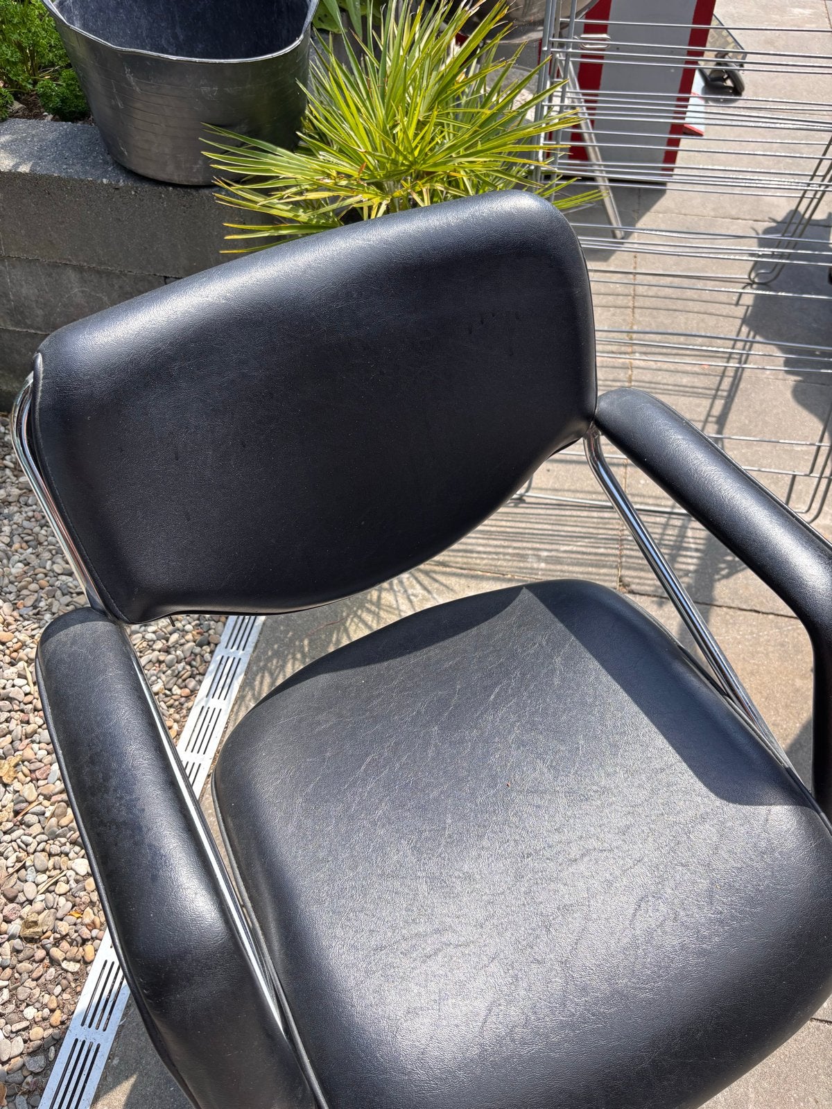 Kappersstoel zwart, Huis en Inrichting, Stoelen, Ophalen, Zwart, Leer, Zo goed als nieuw