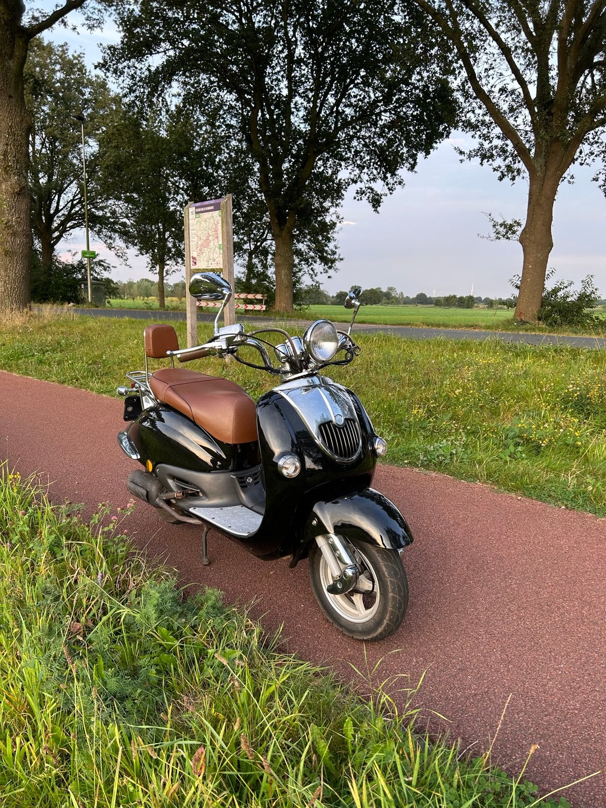 ZNEN ZN50QT-HS 2013 slechts 2.900 km!, Fietsen en Brommers, Brommeronderdelen | Scooters, Ophalen, Zo goed als nieuw, Overige typen