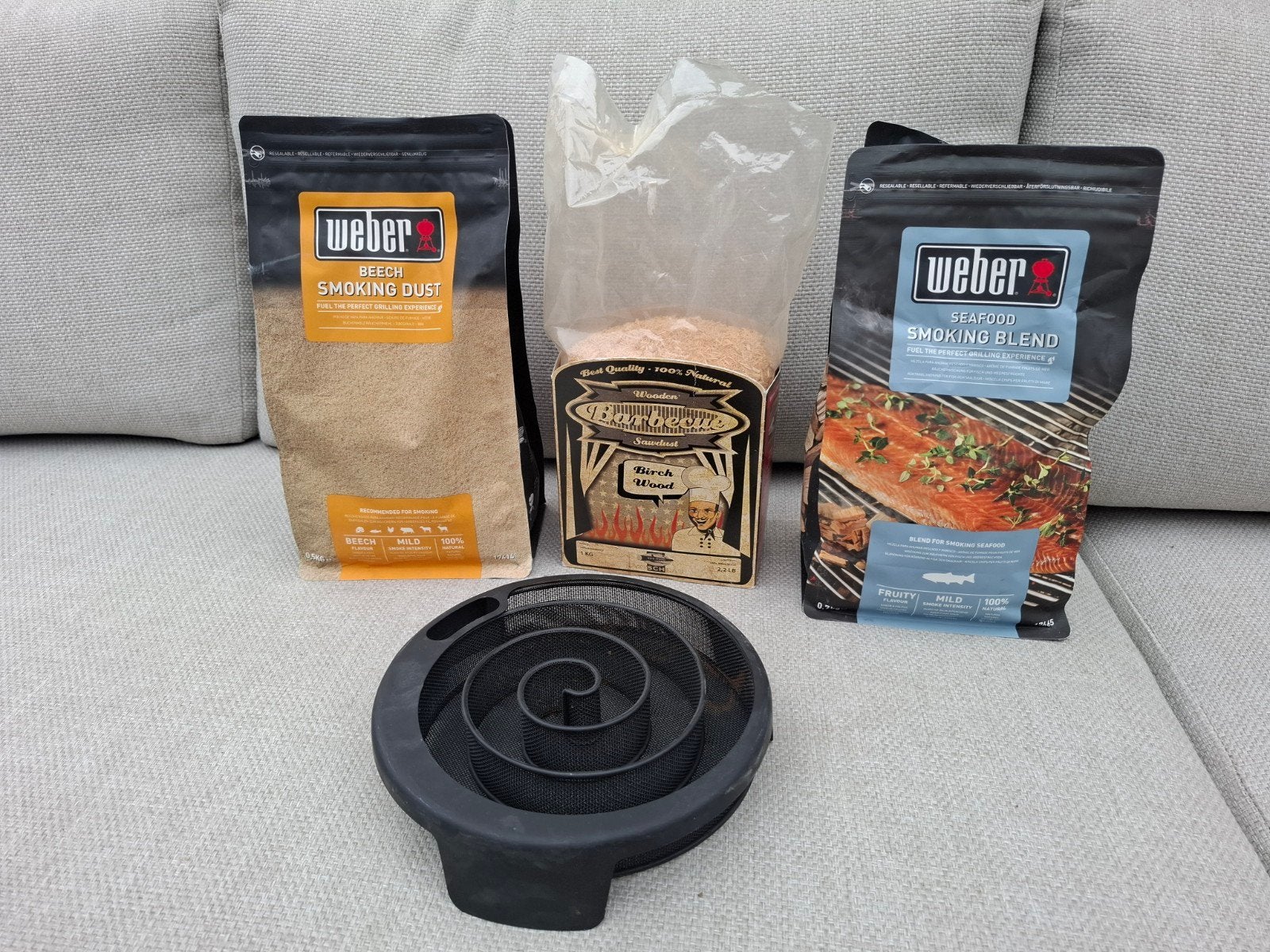 Weber rookgenerator met rookmot (beuk, vis, berk), Ophalen of Verzenden, Zo goed als nieuw, Weber