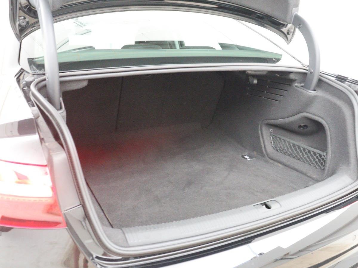 Foto 24 van Audi A4 Limousine 35 TFSI Launch edition Business | Cruise c