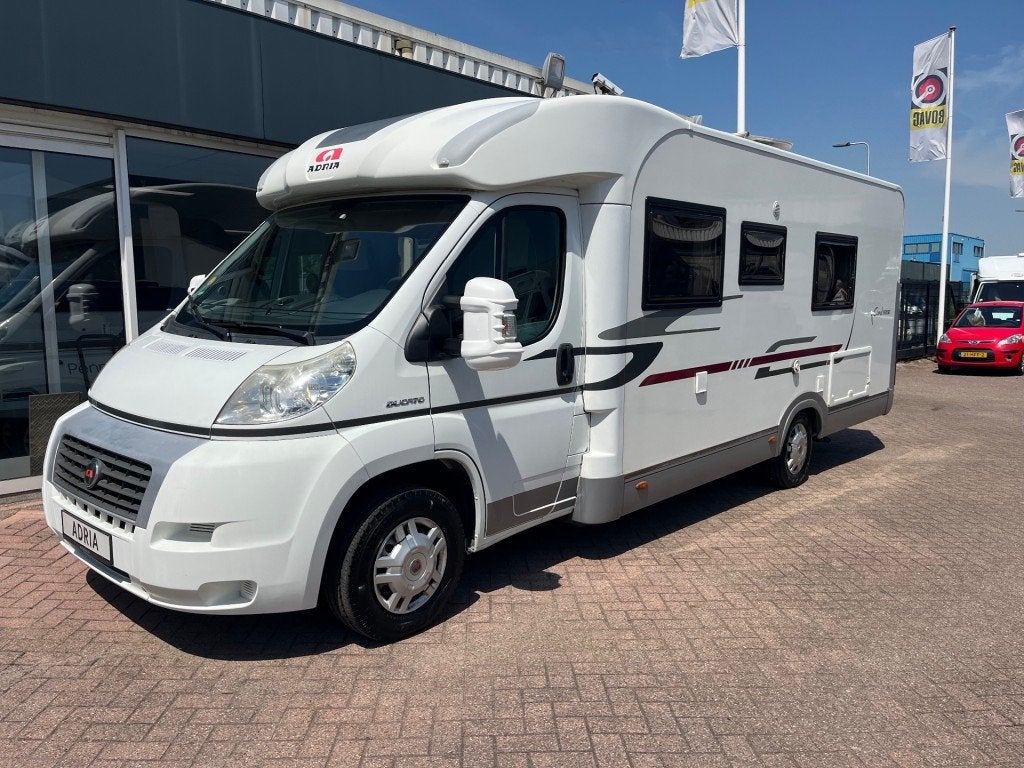 Adria Coral S 670SLT Unieke indeling! E&P Levelsysteem enkel, Buscamper of Camperbus, Bedrijf, Adria, Info@adria-mobil.si