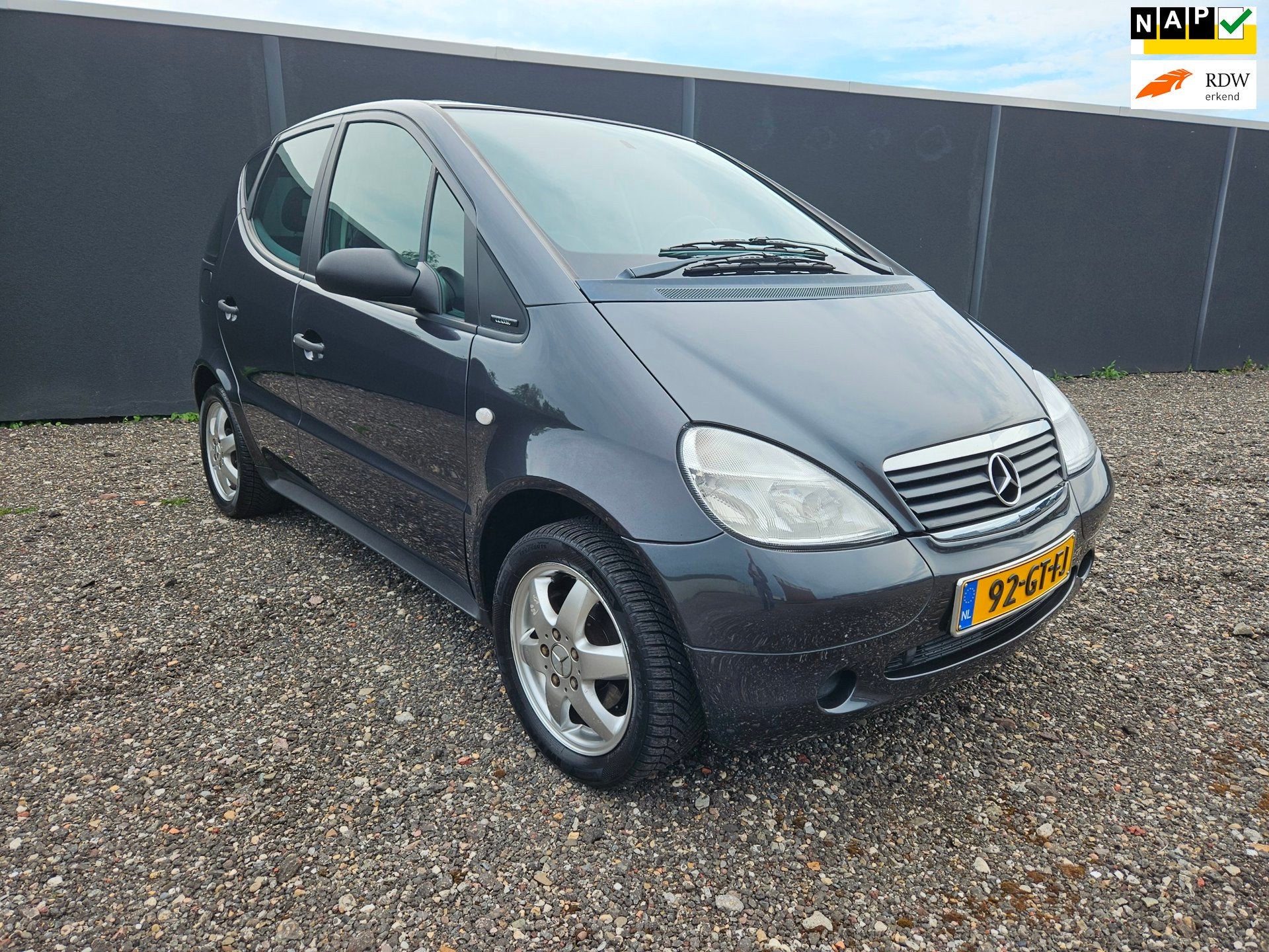 Mercedes-Benz A-klasse 140 Classic 5DRS.*SUPER NETJES VAN BI, Auto's, Mercedes-Benz, Voorwielaandrijving, 4 cilinders, Bedrijf