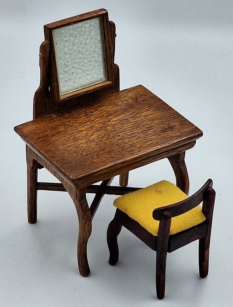 Kaptafel en stoeltje, handgemaakt voor het poppenhuis, Verzamelen, Ophalen of Verzenden, Gebruikt, Poppenhuis