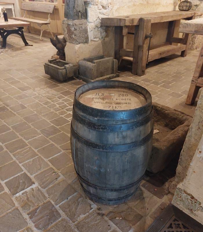 oude kleine wijnton  bijzettafel, Ophalen