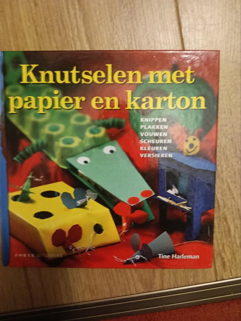 T. Harleman - Knutselen met papier en karton, Non-fictie, T. Harleman, Ophalen of Verzenden, Zo goed als nieuw