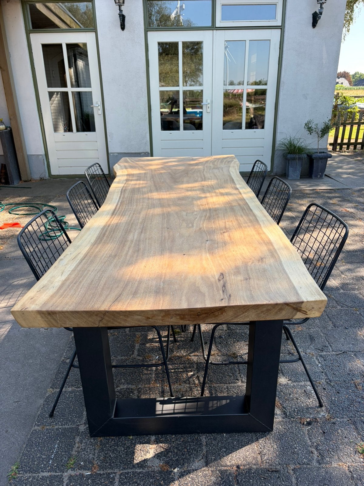 Robuuste eettafel van massief Suar hout metalen onderstel, Ophalen, 200 cm of meer, 50 tot 100 cm, Zo goed als nieuw
