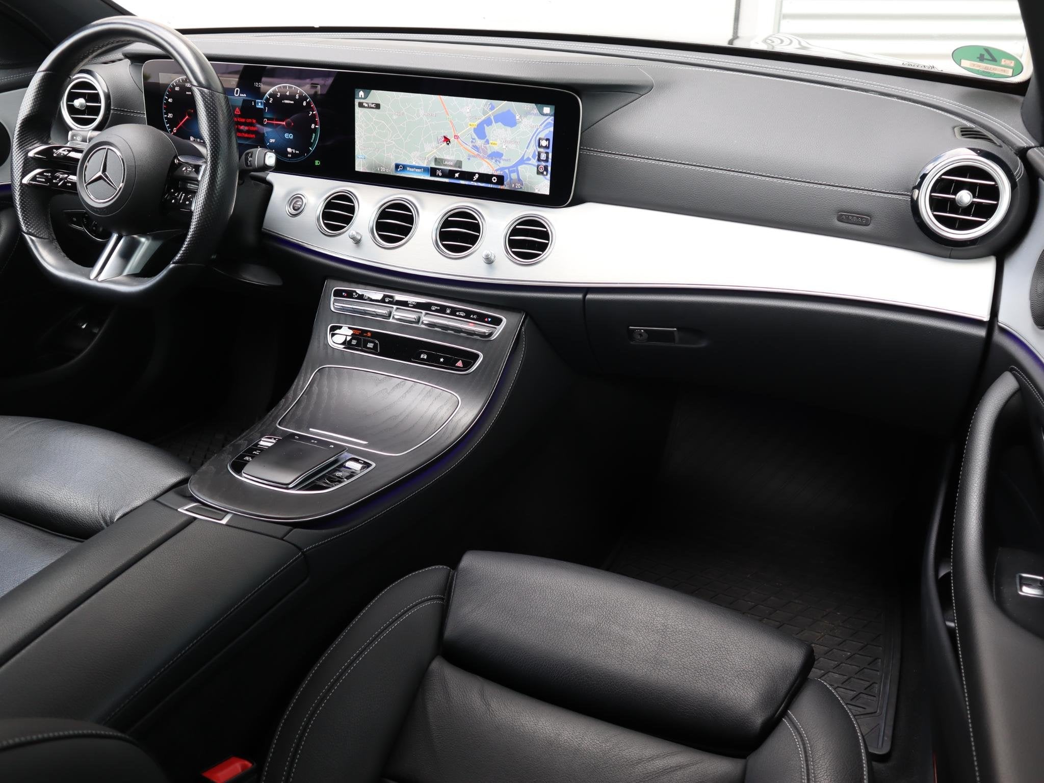 Mercedes-Benz E-klasse 300 e Business Solution AMG l Keyless, Auto's, Dealer onderhouden, Gebruikt, 4 cilinders, 320 pk