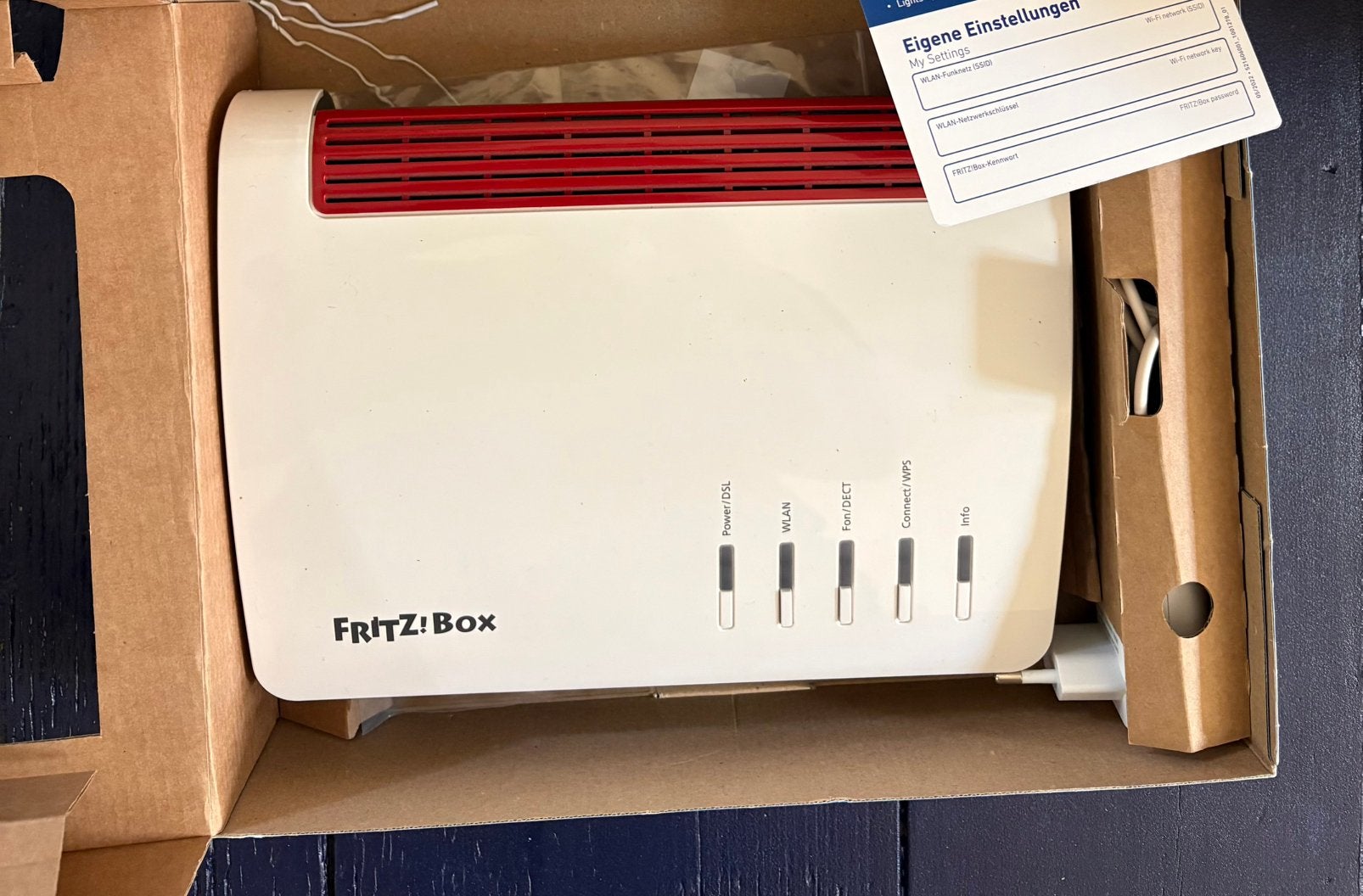 FRITZ!Box 7590 Wi-Fi Router (inclusief snoertjes), Ophalen of Verzenden, Gebruikt, Router met modem