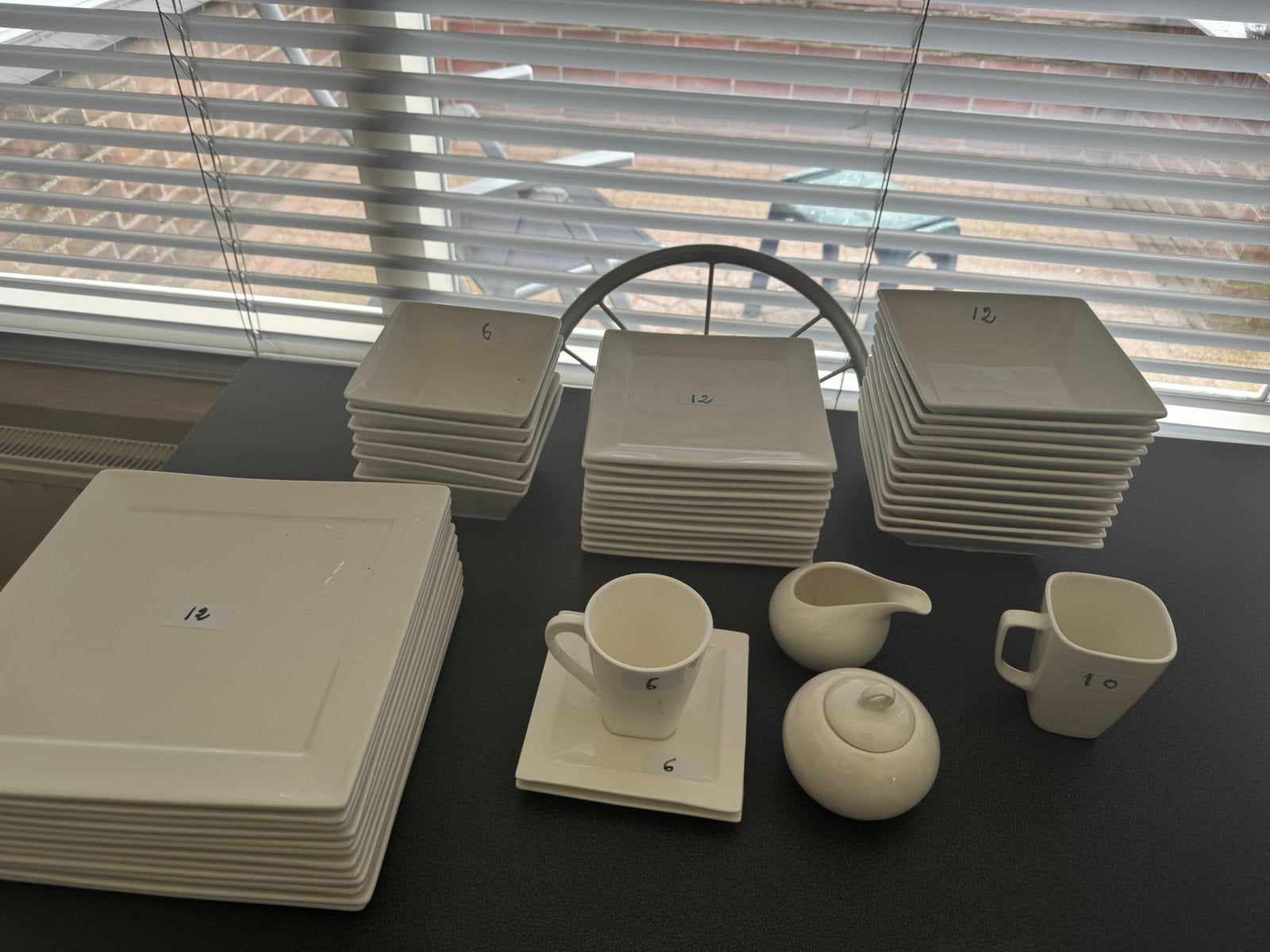 Uitgebreide set vierkant servies - 60+ stuk, Ophalen