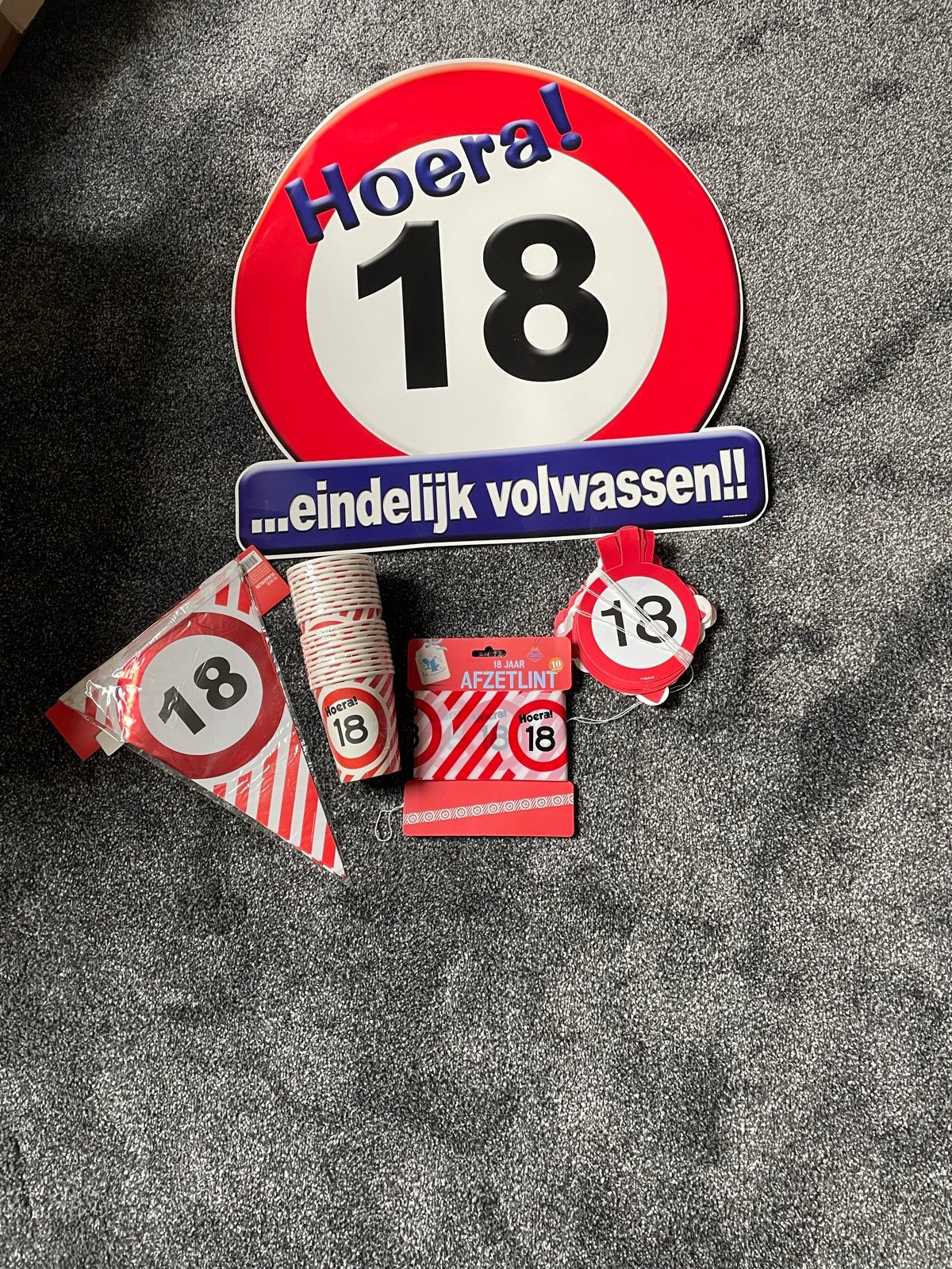 Hoera 18 jaar! Feestartikelen set - Eindelijk volwassen, Ophalen, Nieuw, Feestartikel, Verjaardag
