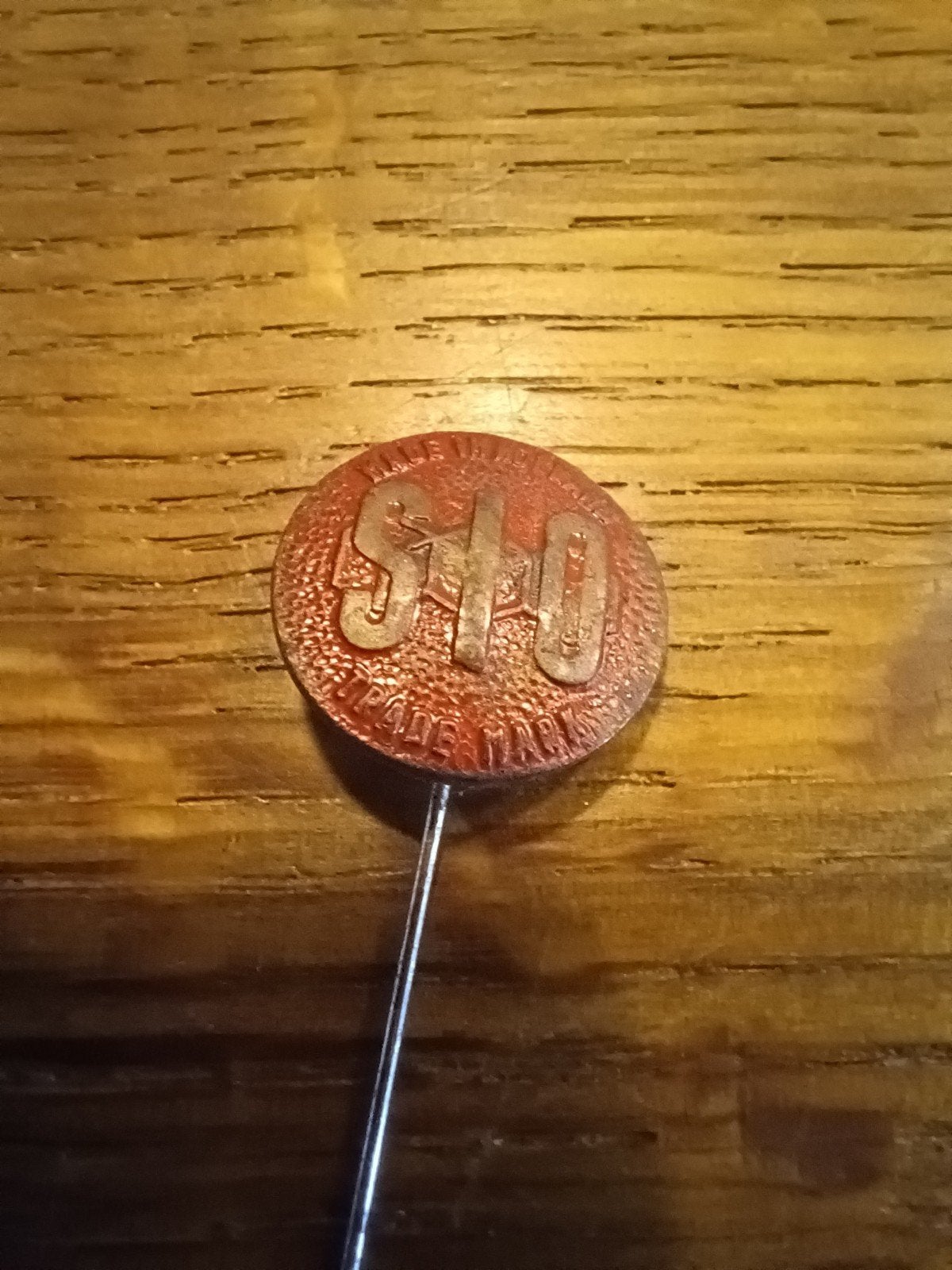 Speldje SIO Made in Holland Trade mark (rood), Ophalen, Gebruikt, Overige onderwerpen, Speldje of Pin
