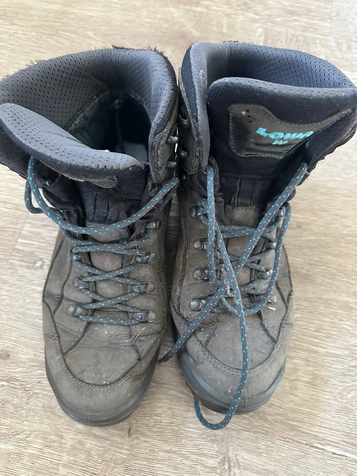 Wandelschoenen, dames merk Lowa ( nog 3 paar te koop ), Ophalen, Gebruikt, Schoenen