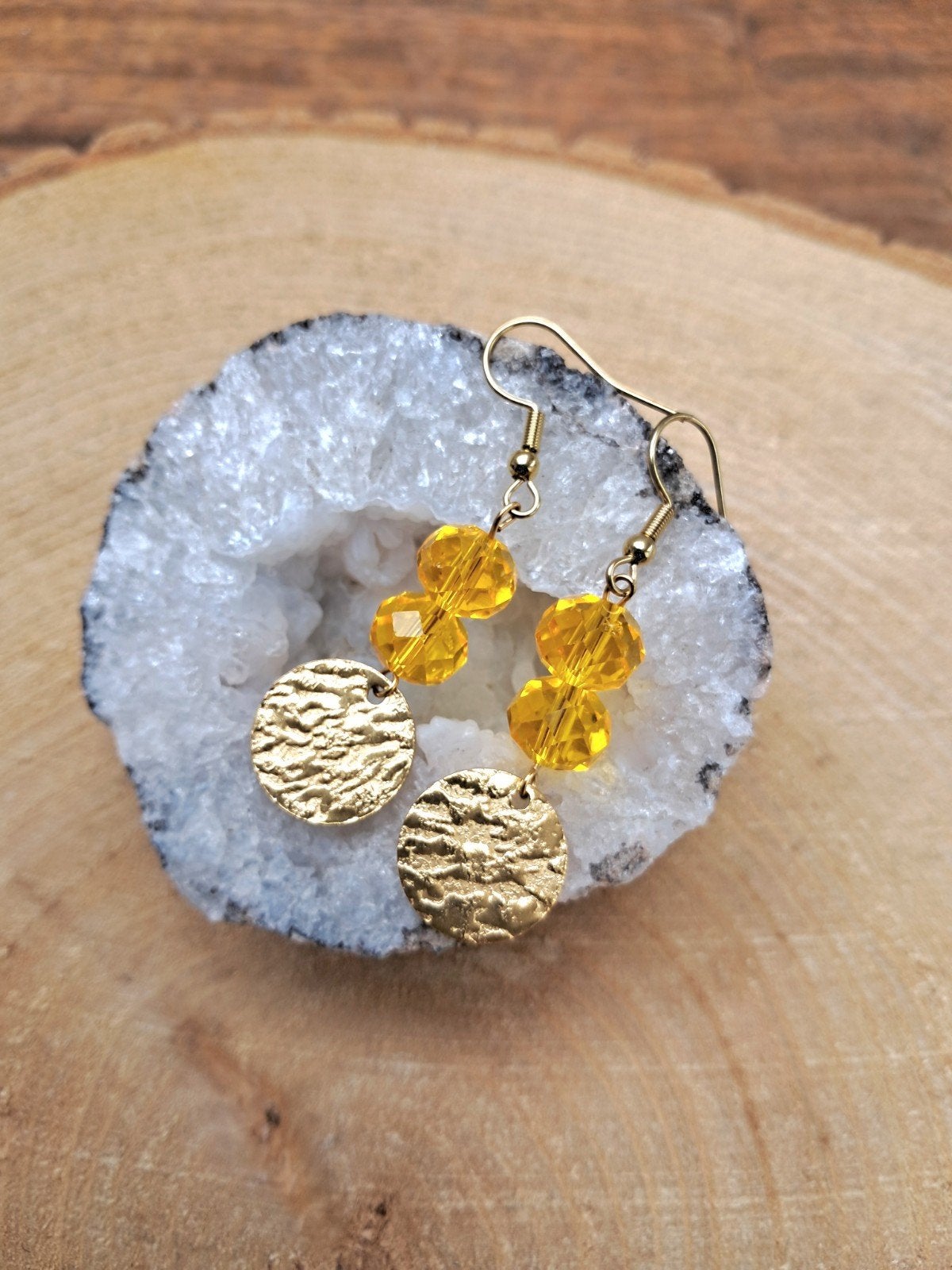 Gouden stainless steel oorbellen met vintage gele glaskralen, Sieraden, Tassen en Uiterlijk, Oorbellen, Met kristal, Hangers, Verzenden